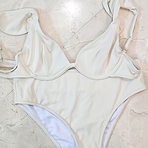 Weworewhat Cream Bikini Set High Waisted